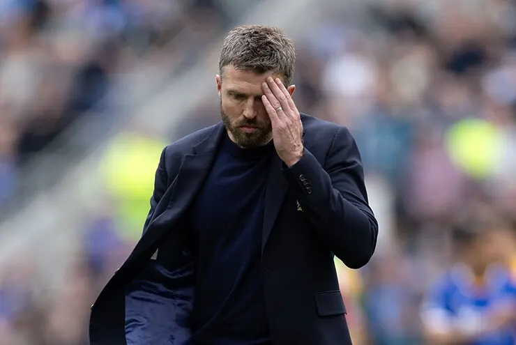 Di Ujung Tanduk, Michael Carrick Dipastikan Tetap Latih Manchester United Kontra Chelsea